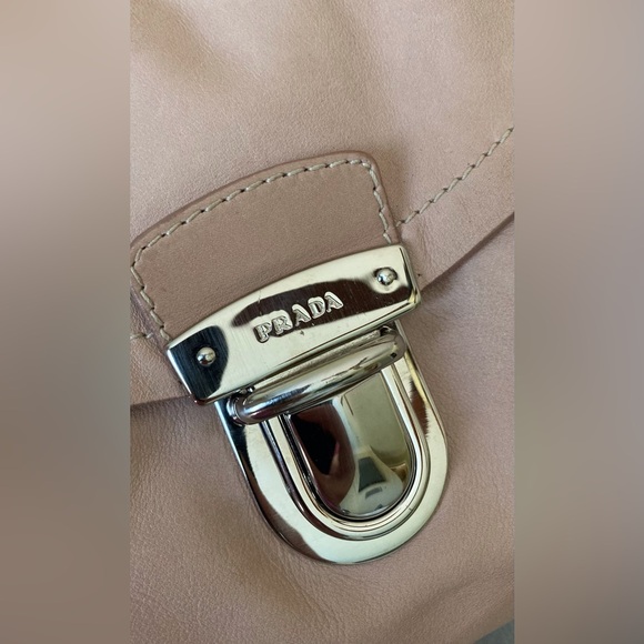 Prada Vitelli Easy Shoulder Bag - Picture 15 of 15